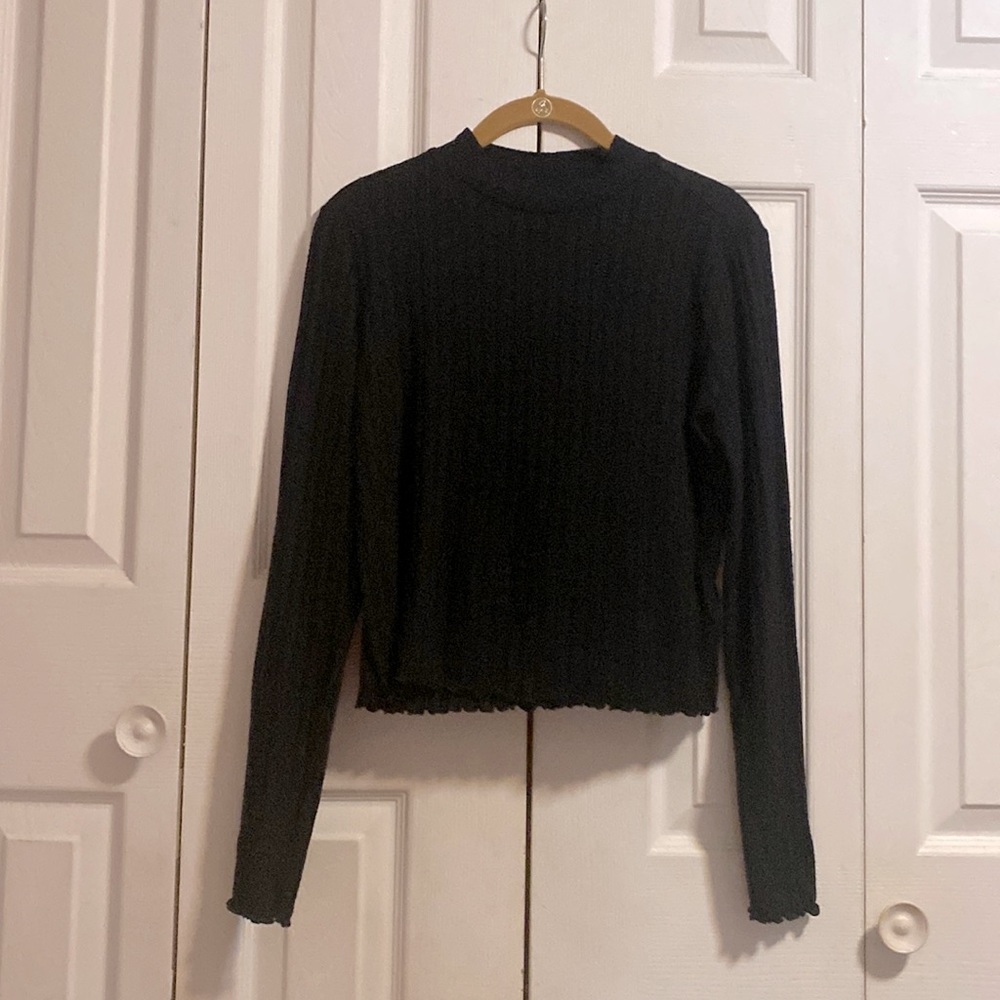 Black crop top